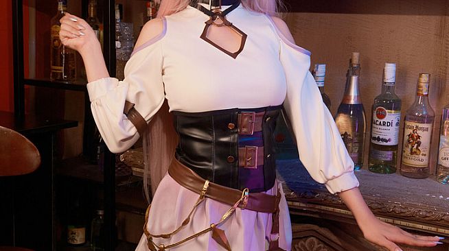 Lilia: The Fallen Flower in the Prison City - Official Lilia Cosplay by Yuii