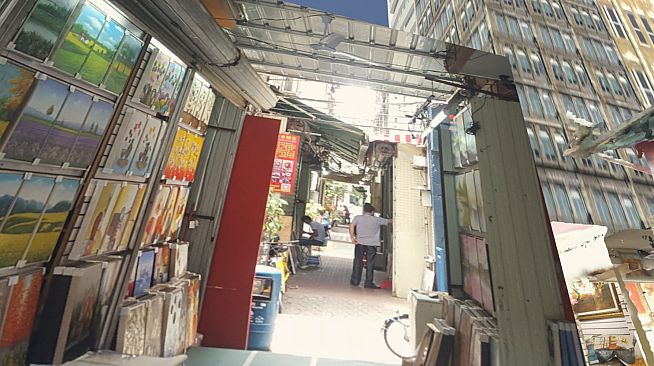 Dafen Oil Painting Village: An Immersive Reality